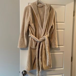 Summer & Rose cozy hooded robe